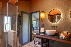 hotels-selection-bathrooms-tanzania-2024-7